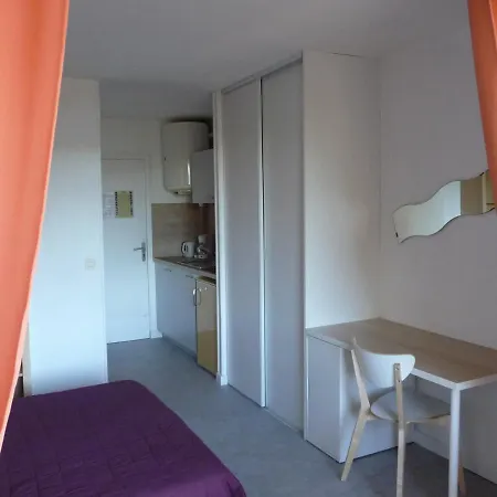 Les Eucalyptus 滨海卡瓦莱尔