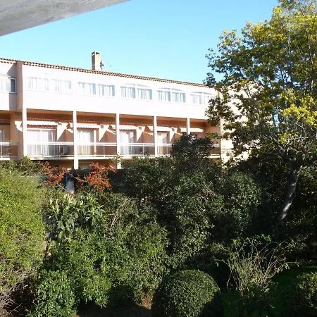 Les Eucalyptus 2*