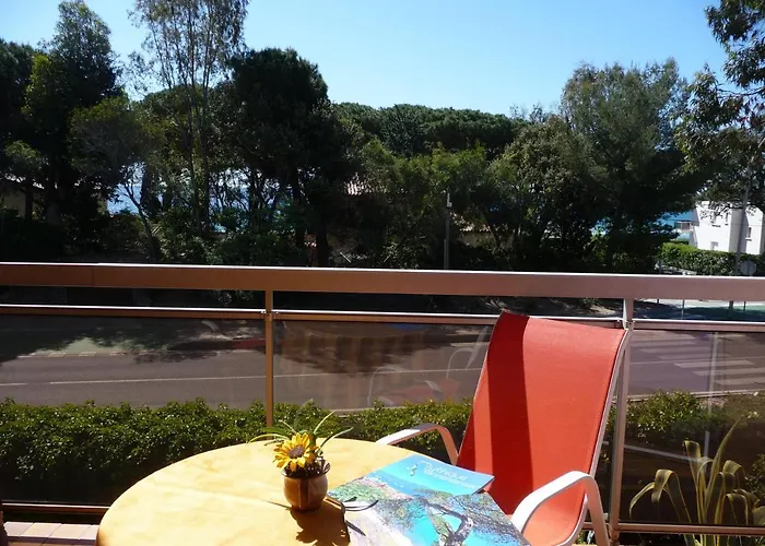 Les Eucalyptus 2* Cavalaire-sur-Mer