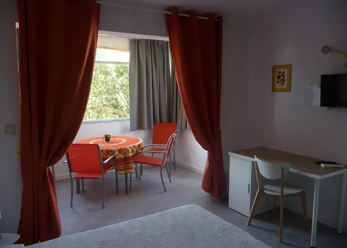 Hotell Les Eucalyptus Cavalaire-sur-Mer