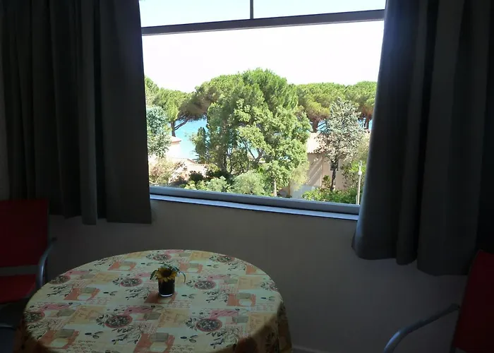 Les Eucalyptus Отель