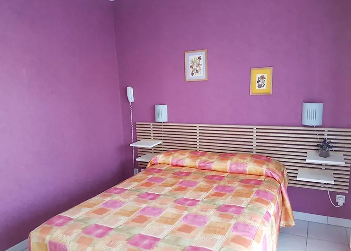 Отель Les Eucalyptus 2*