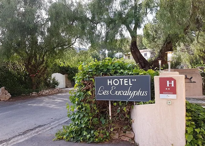 Отель Les Eucalyptus 2*