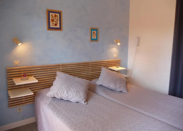Les Eucalyptus 2* Кавалер-сюр-Мер