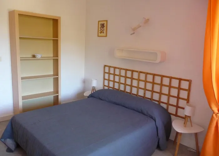 Отель Les Eucalyptus 2*
