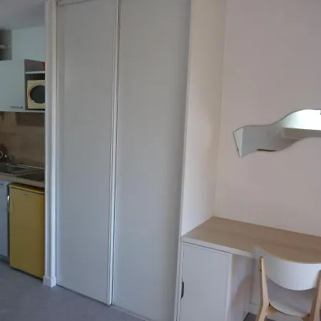 Les Eucalyptus キャバレール・シュル・メール