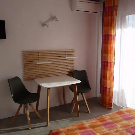 Les Eucalyptus 2* 카발레르쉬르메르