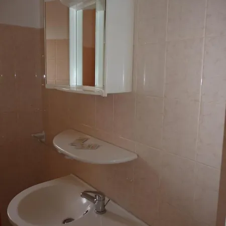 Les Eucalyptus 카발레르쉬르메르